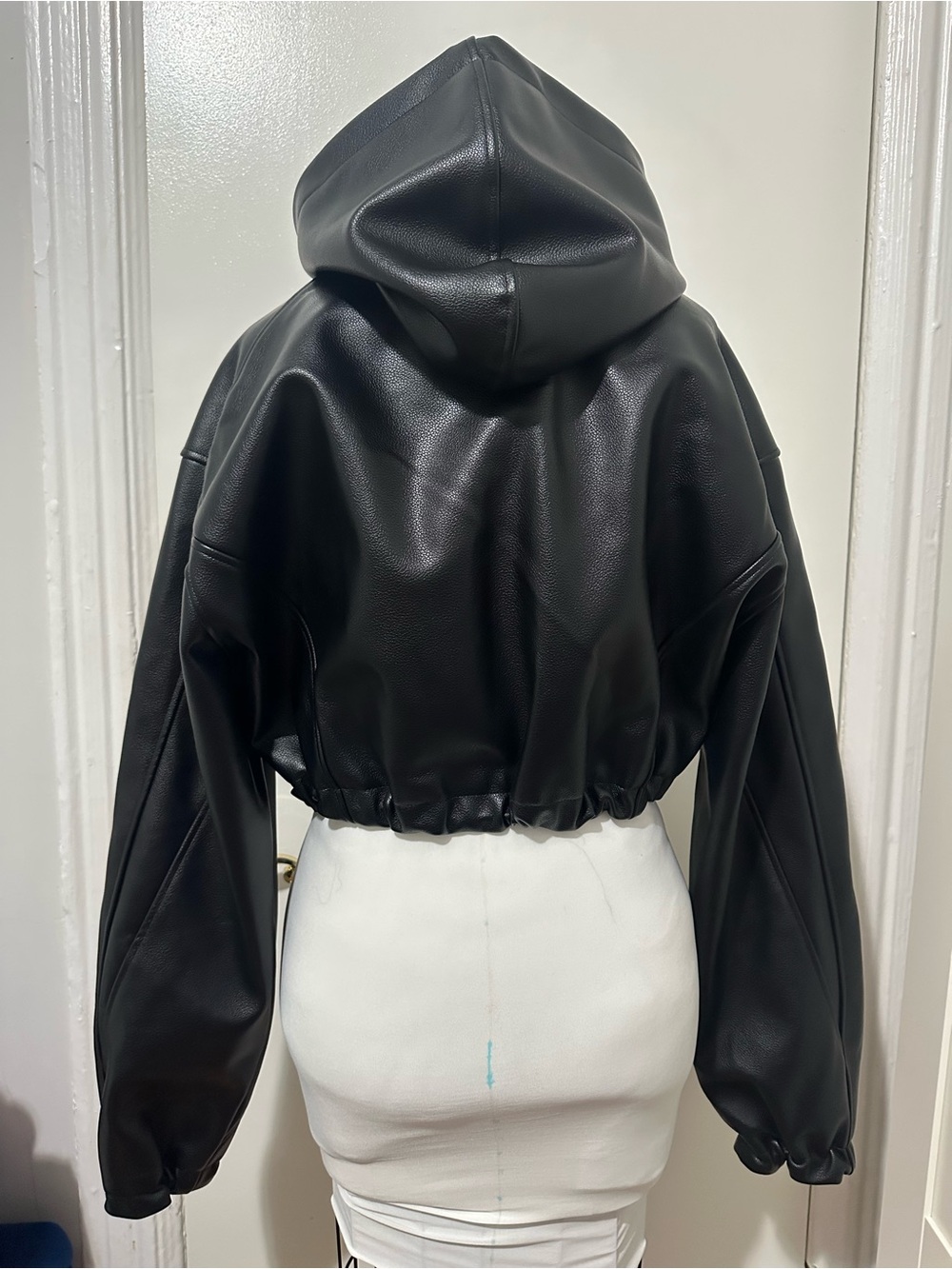 Khy Cropped Black Faux-Leather Hooded Jacket - Picture 4 of 5